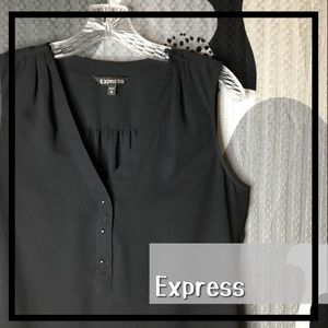 EXPRESS • Shortsleeved Buttoned Blouse